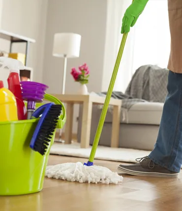 Équipe ProClean effectuant le nettoyage professionnel d'une maison à Nogent-sur-Marne